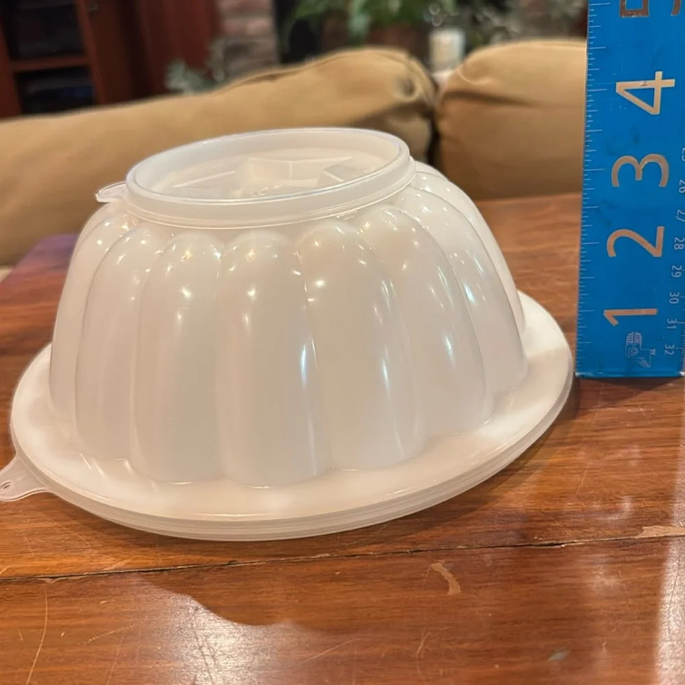 Tupperware this vintage